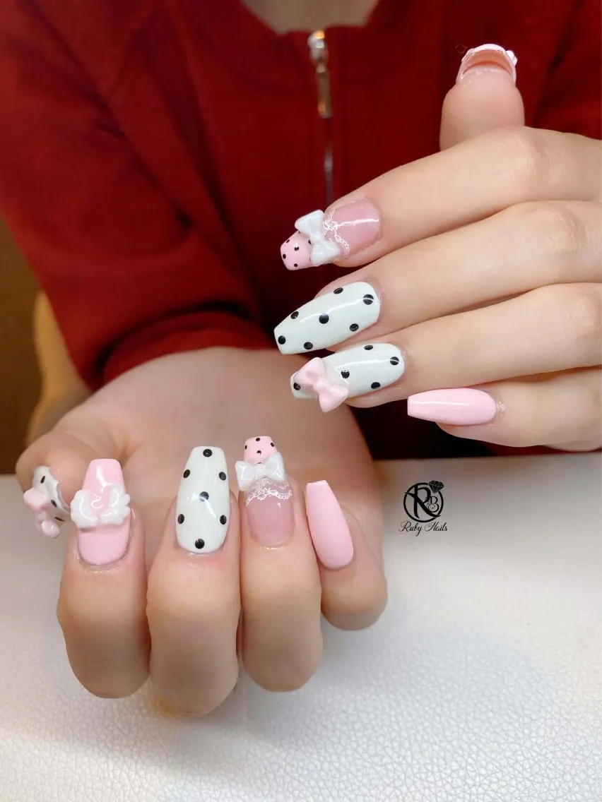 ネイル アートネイル チークネイル 桜ネイル 成人式 フレンチネイル ハンドネイル RUBY Nail 日暮里店のネイルデザイン