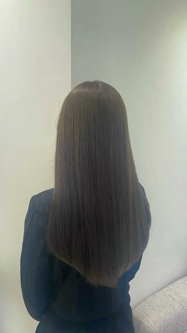 ロング カラー ブラウンカラー オリーブブラウン いさと🩵ᩚ 表参道美容室のヘアスタイル