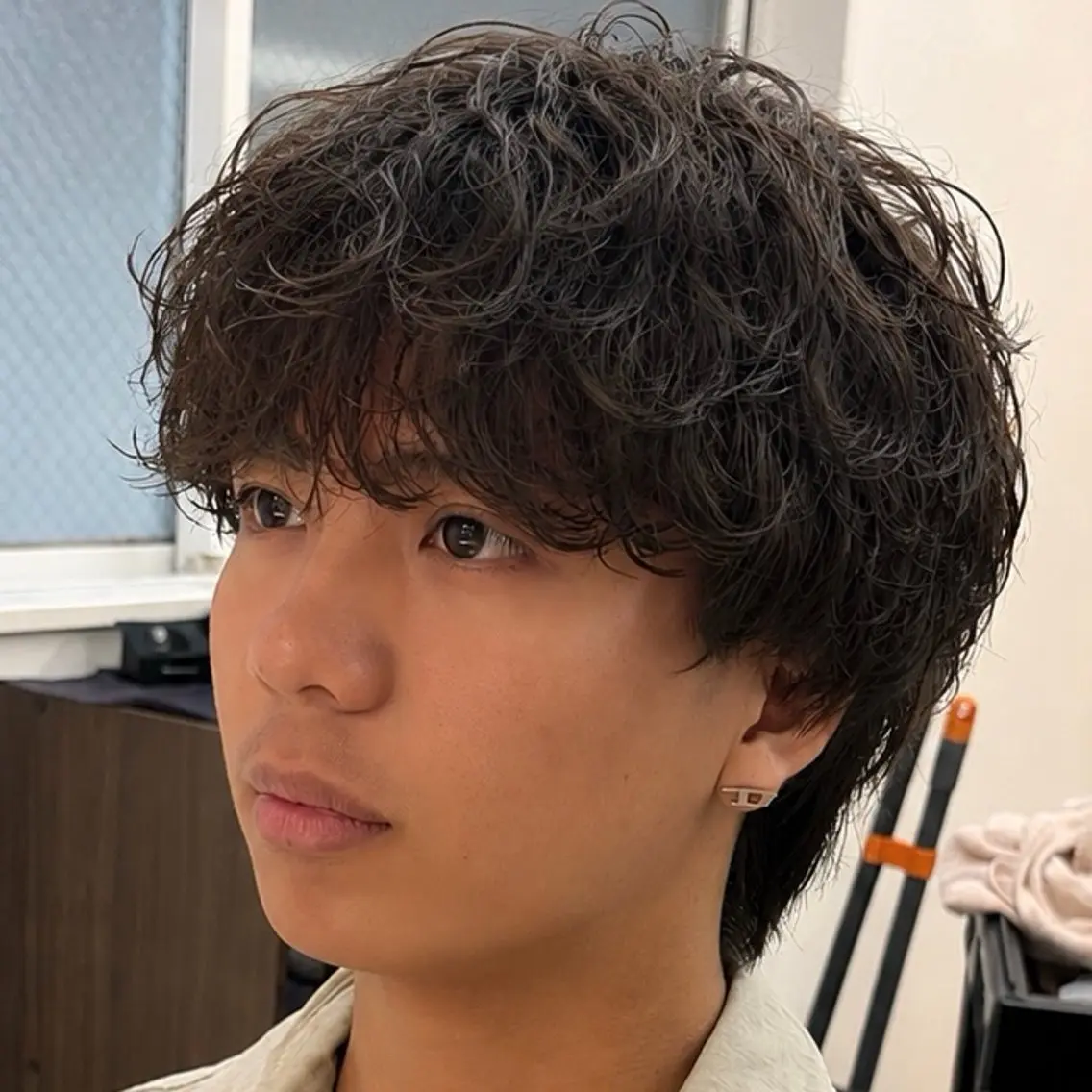 パーマ メンズ フェザーパーマ メンズパーマ スパイキーショート 波巻きパーマ ニュアンスパーマ カット パーマ 男の理想を叶える🔥 メンズパーマ特化｜関のヘアスタイル