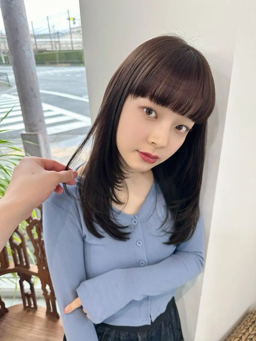 ロング カラー オリーブカラー 顔周りカット レイヤーカット カット ヘアカラー トリートメント カイリ /レイヤーカットのヘアスタイル