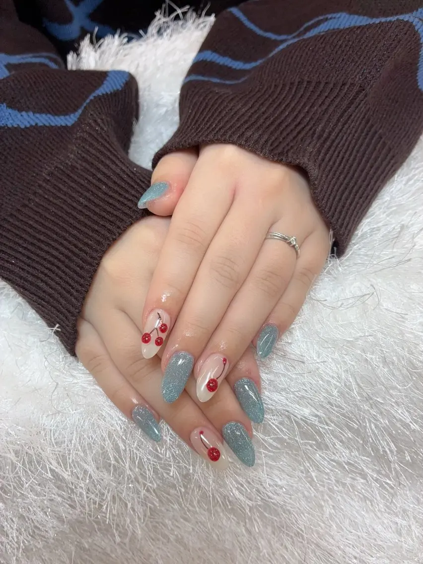 ネイル ハンドネイル 佐藤 依娜のネイルデザイン