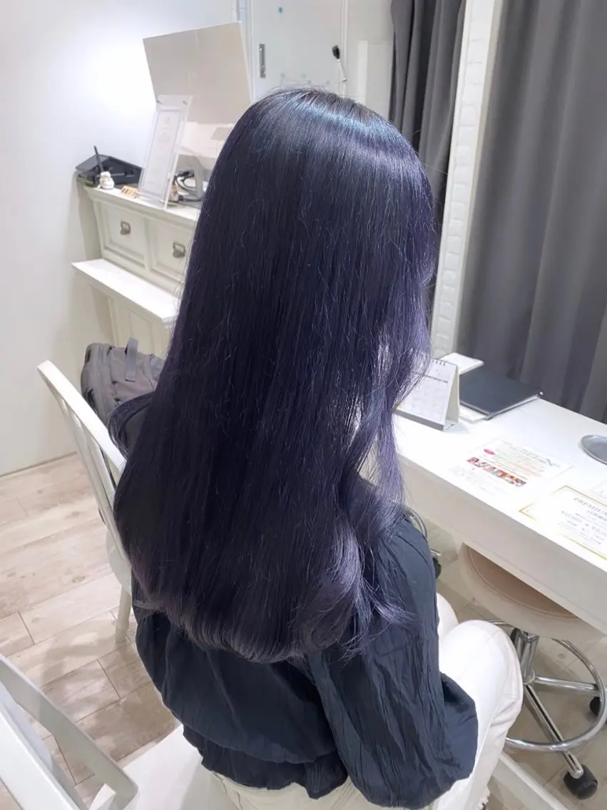ロング カラー ブリーチ 透明感カラー ディープラベンダー ラベンダーカラー ヘアカラー トリートメント 暖色カラー✨️ 門内 梨真のヘアスタイル