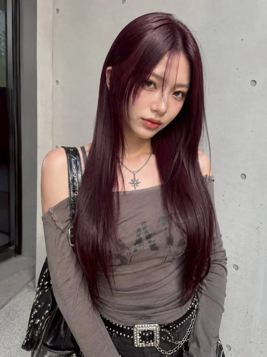 【トレンド韓国風】艶感ボルドーカラー + 似合わせカット + Aujuaトリートメントの写真