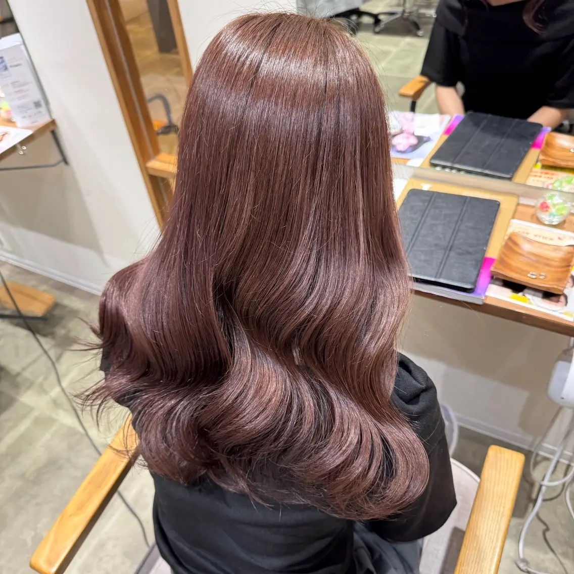 ロング カラー ブラウンカラー ショコラブラウン 宮川 彩乃のヘアスタイル