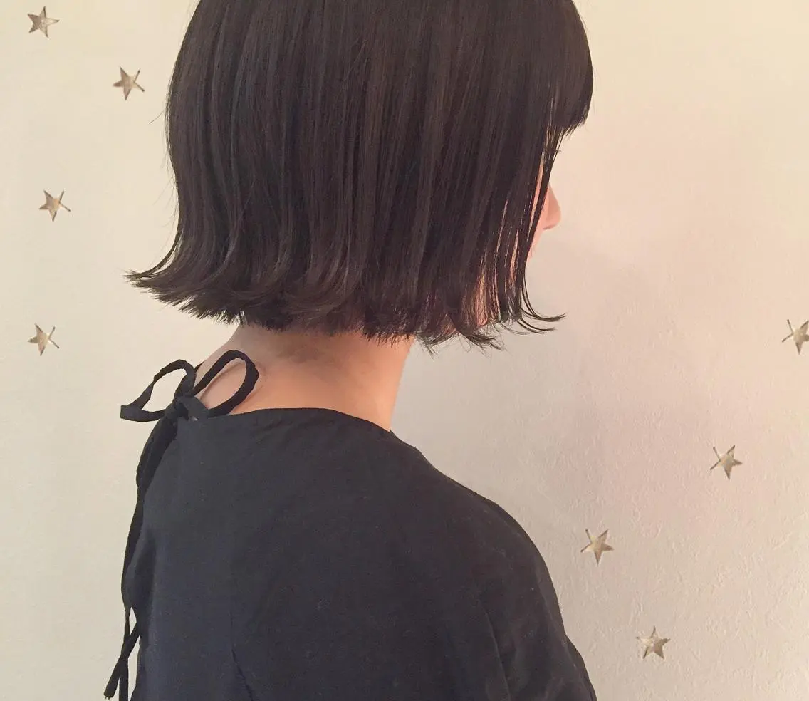 ショート アッシュ ボブ 市川 千夏のヘアスタイル