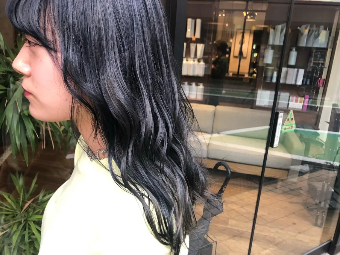 ロング カラー ブルーカラー ブルージュ あらい なつみのヘアスタイル