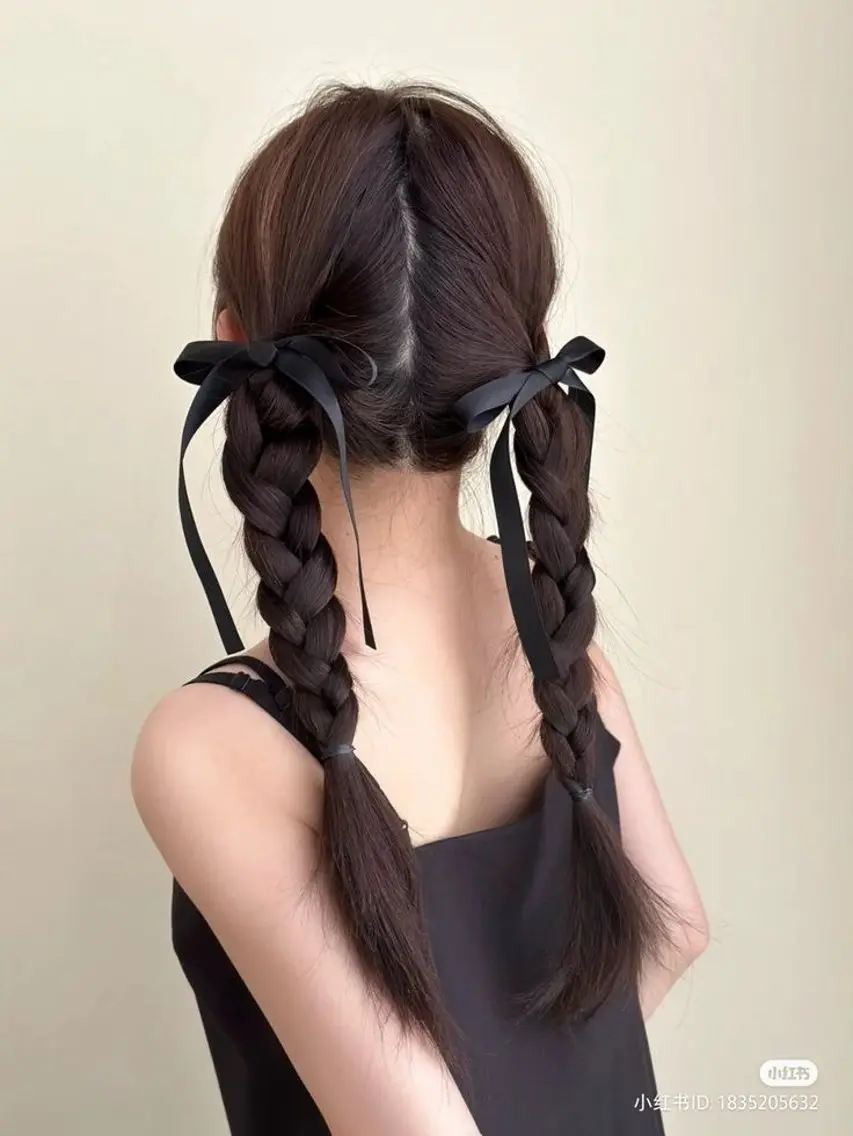 ロング カラー ぱつっとボブ/ ボブ特化/タッセルのヘアスタイル