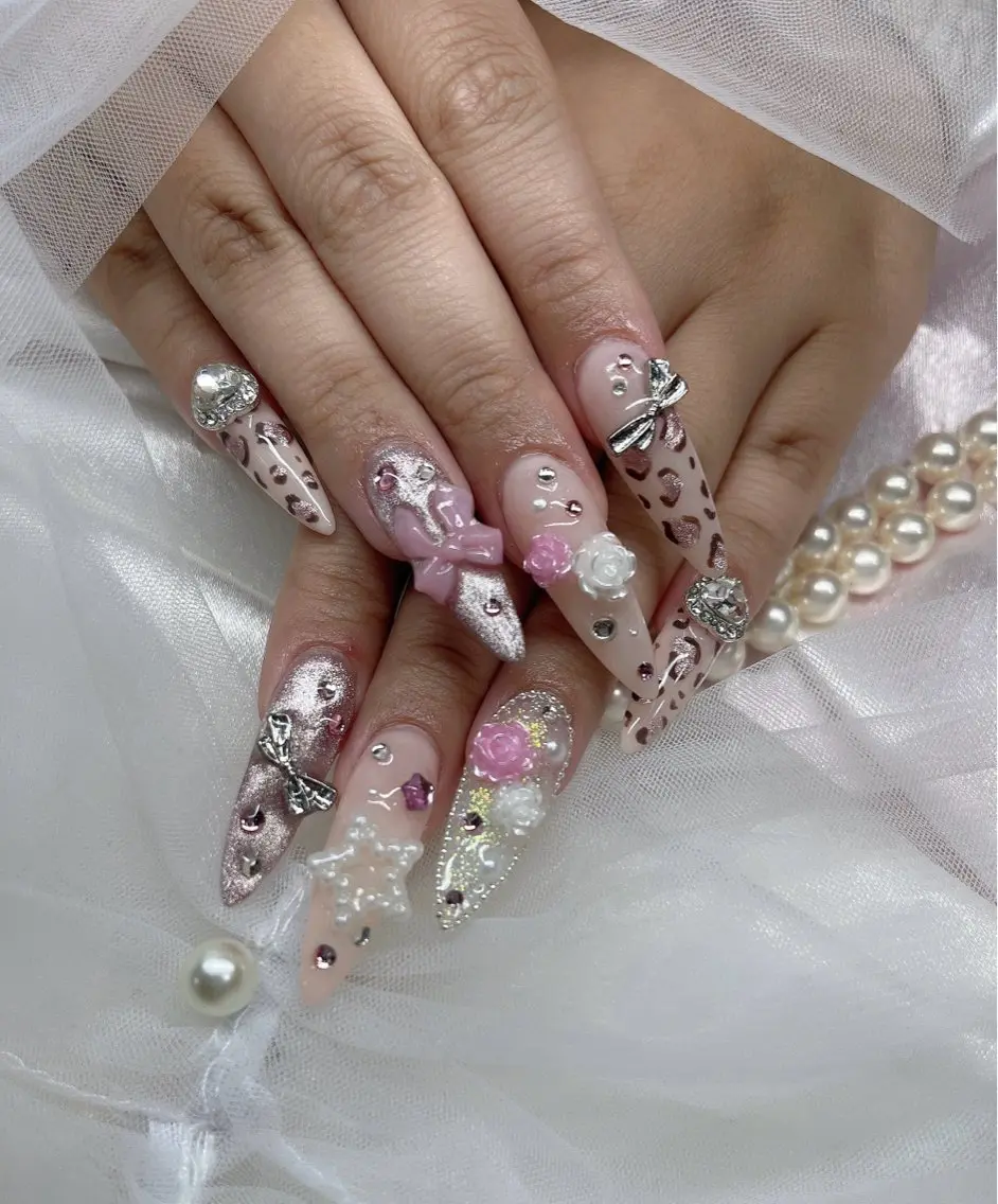 ネイル ハンドネイル YOLO NAILのネイルデザイン