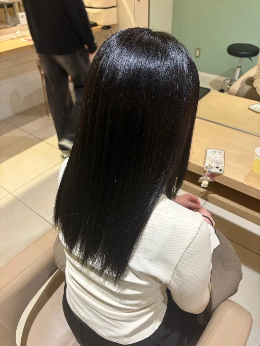 セミロング ヘアカラー 艶カラー⛄️💙 ゆきなのヘアスタイル