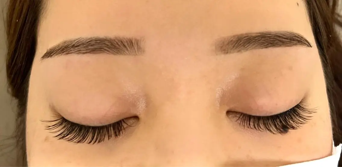 マツエク・マツパ フラットラッシュ Emiy BeautyLushのマツエク・マツパデザイン