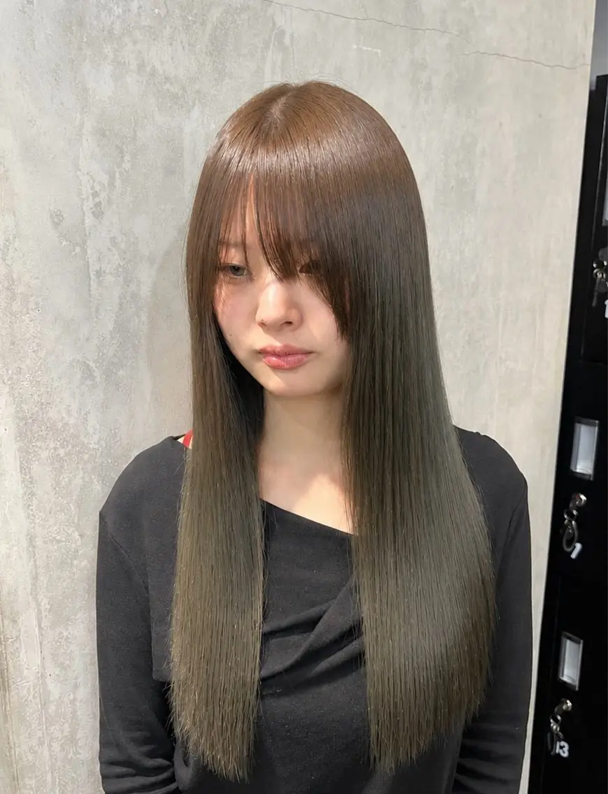 セミロング カラー ヘアカラー トリートメント 爆盛れワンカラー イッキのヘアスタイル