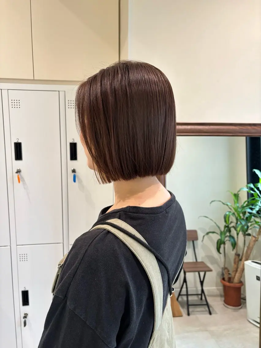ショート カット 垢抜け小顔レイヤー オリーブ/スミレのヘアスタイル