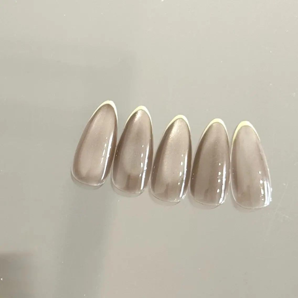 ネイル ブラウン フレンチネイル マグネットネイル シンプルネイル 黄色 ハンドネイル __shiho. nailのネイルデザイン