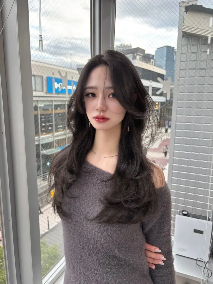ロング カラー グレージュ 韓国風ヘア レイヤーカット カット ヘアカラー トリートメント SHOUHEI 韓国風レイヤーカットのヘアスタイル