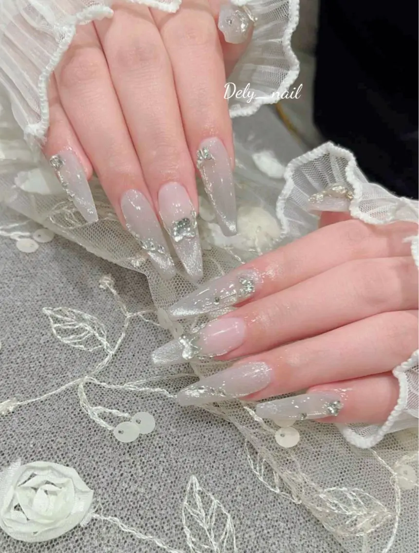 ロング ハンドネイル Dely Nailのネイルデザイン