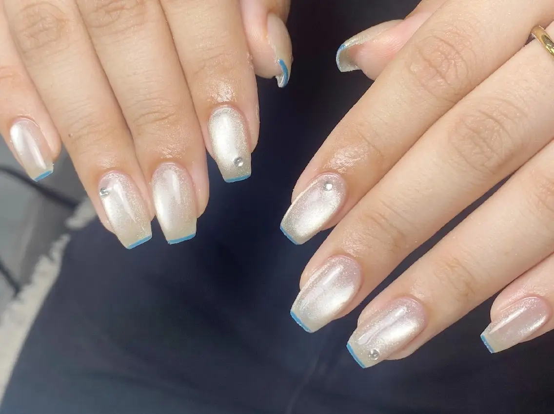 ネイル チークネイル フレンチネイル ジェルネイル ガーリー キラキラネイル ハンドネイル UM Nail Salonのネイルデザイン