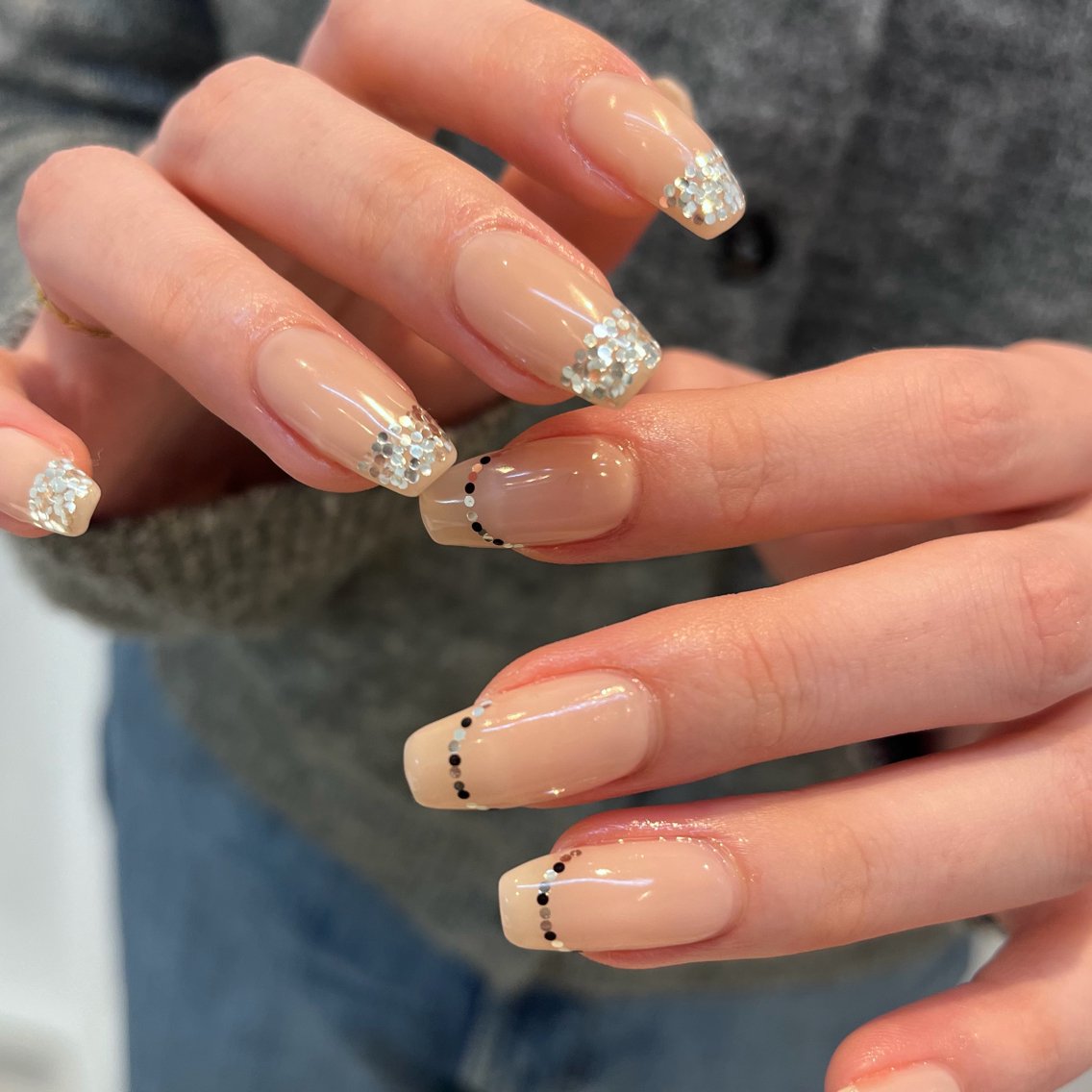 ネイル ホログラムネイル NAILSTUD!O YOROのネイルデザイン