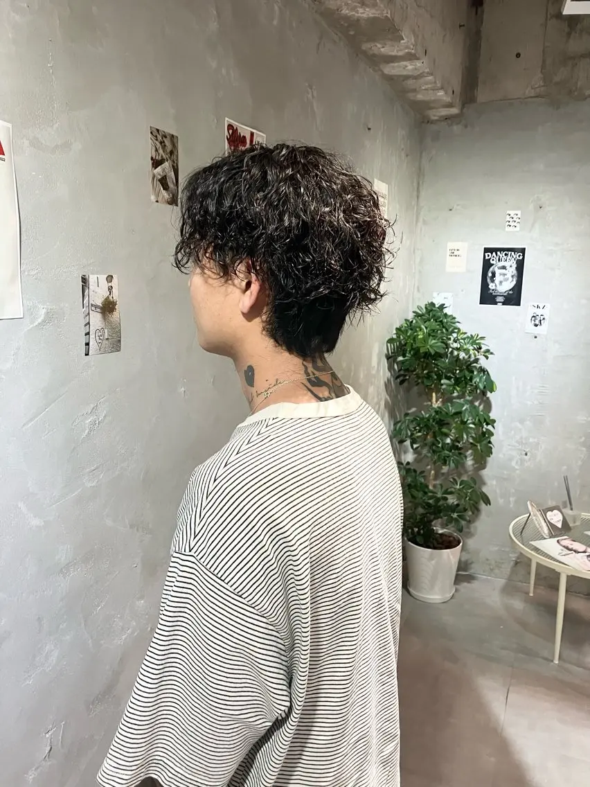 ミディアム パーマ メンズ 波巻きパーマ door white hideのヘアスタイル