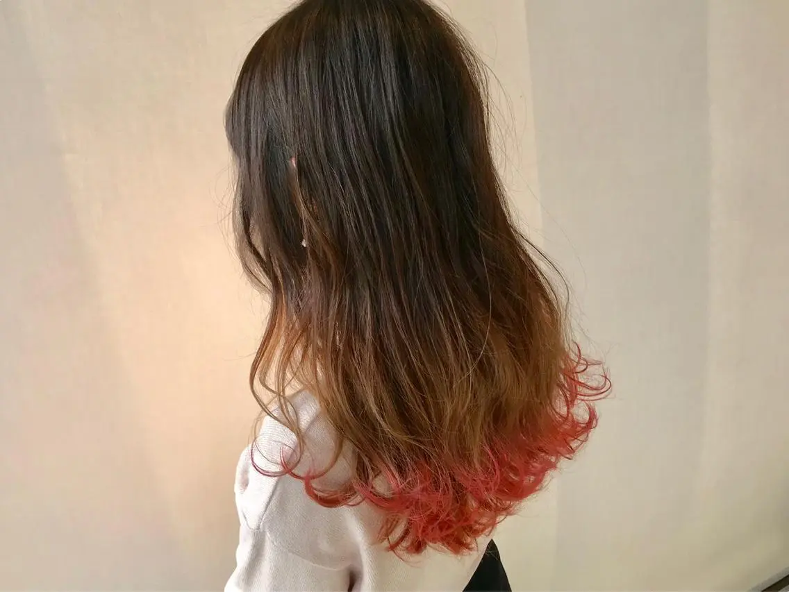 カラー still .のヘアスタイル
