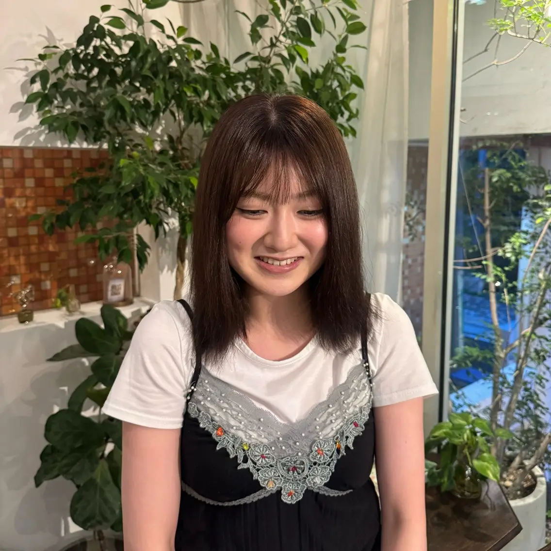 ミディアム 小林 稚乃のヘアスタイル