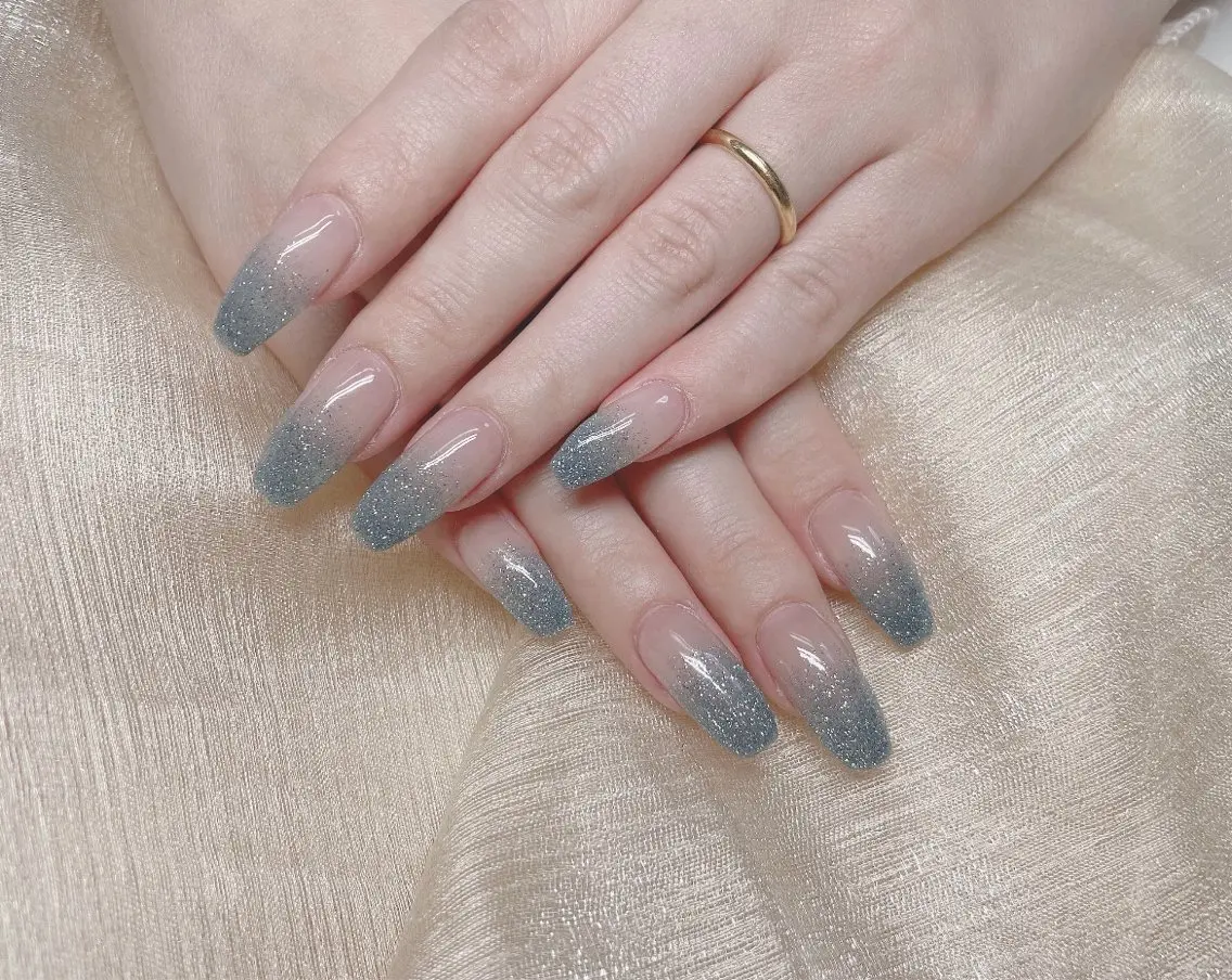 ネイル ラメ(グリッター) ラメグラデーション Azel nail 伊野麗のネイルデザイン