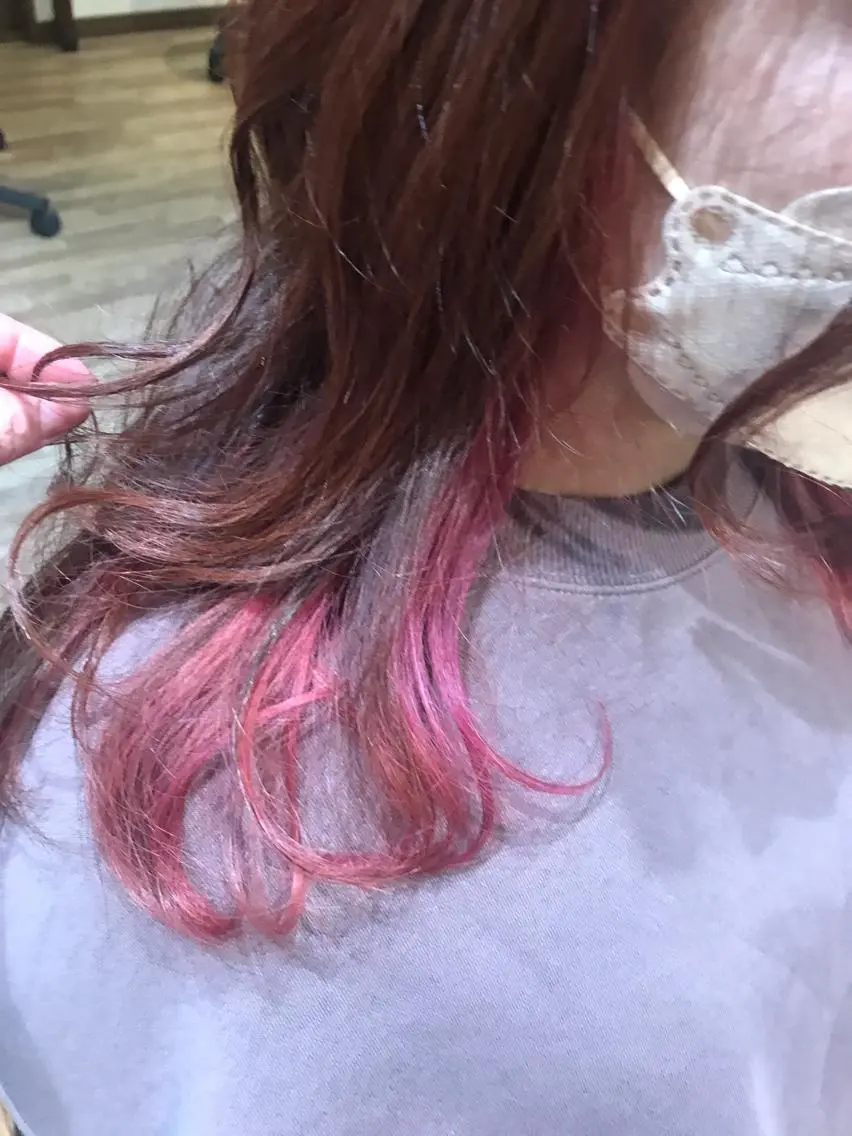 インナーカラーカットキャンペーン　ロング別途かかります。必ず補足に目を通してください🙇‍♀️の写真