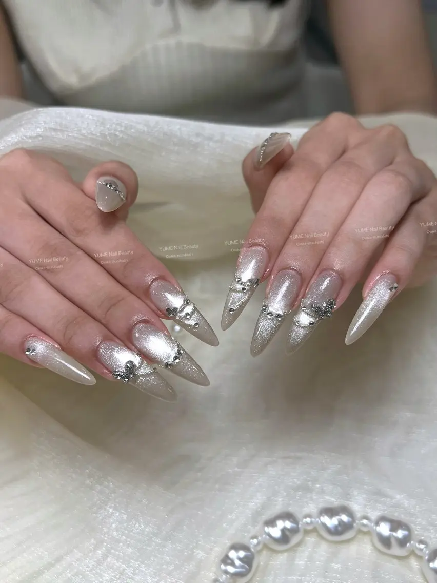 ミディアム ヒエン NAILのネイルデザイン