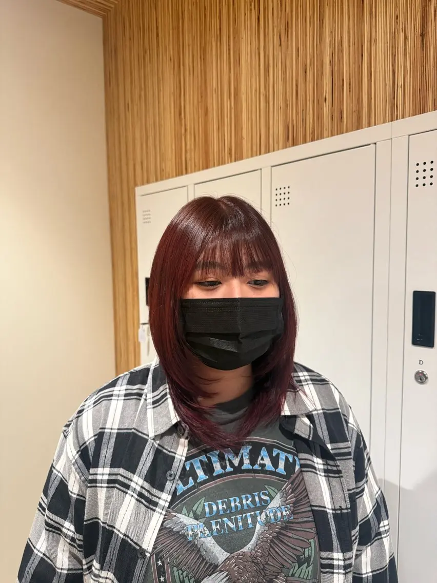 ミディアム カラー レッドカラー レイヤーカット ヘアカラー トリートメント かとう きりん🎀🪽のヘアスタイル