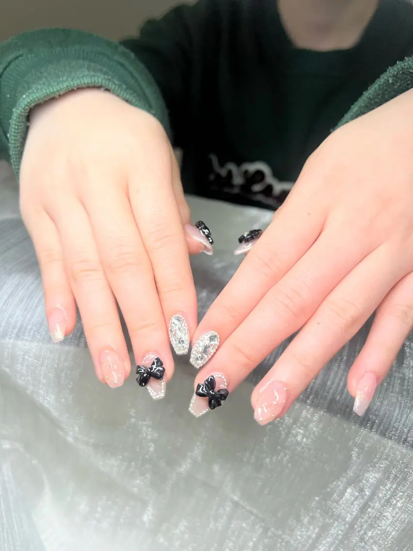 ネイル 長さ出し グラデーション 卒業式 キラキラネイル マグネットネイル Lee Nails チップ長さだし専門店のネイルデザイン