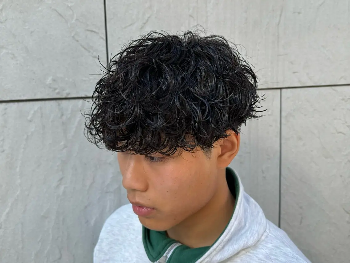 【♦️人気NO.1メニュー♦️】メンズカット➕最小限ダメージ波巻きスパイラルパーマ(町田／波巻きパーマ／シャドーパーマ)の写真