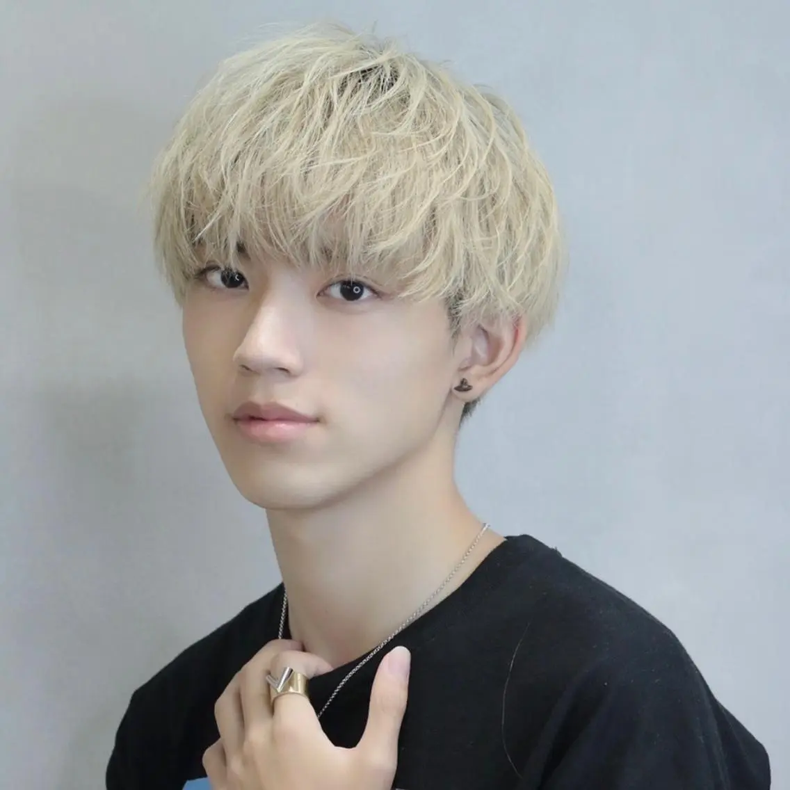 ショート カラー メンズ 飯塚 想のヘアスタイル