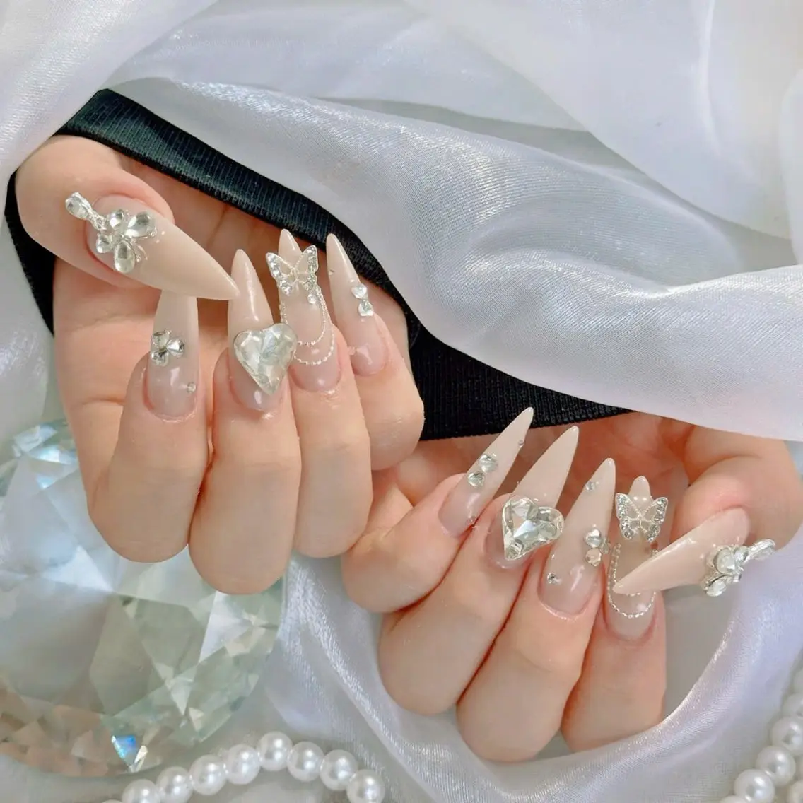 ネイル フラッシュネイル フレンチネイル グラデーション キラキラネイル 韓国ネイル ハンドネイル Hy nailsのネイルデザイン