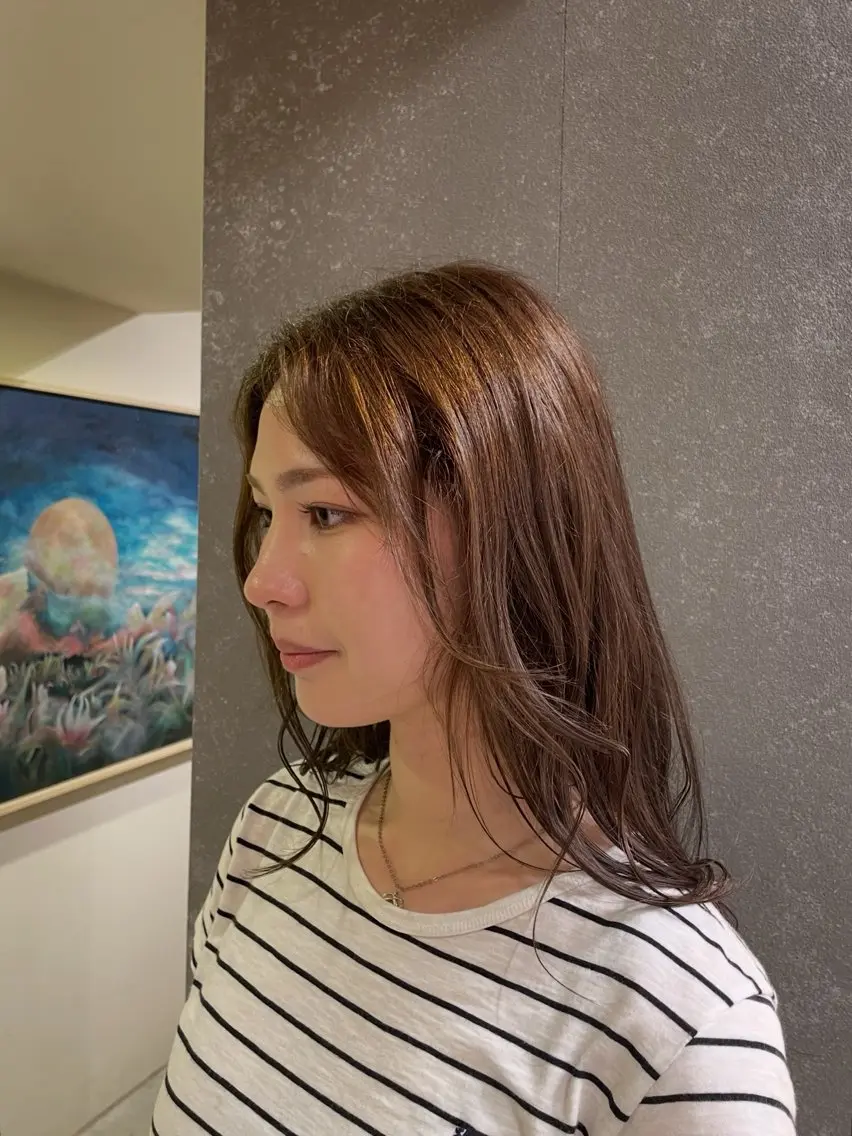 ロング カラー ベージュカラー 透明感カラー ミルクティーベージュ ヘアカラー 暖色/似合わせカラー 🦩岡本早苗のヘアスタイル
