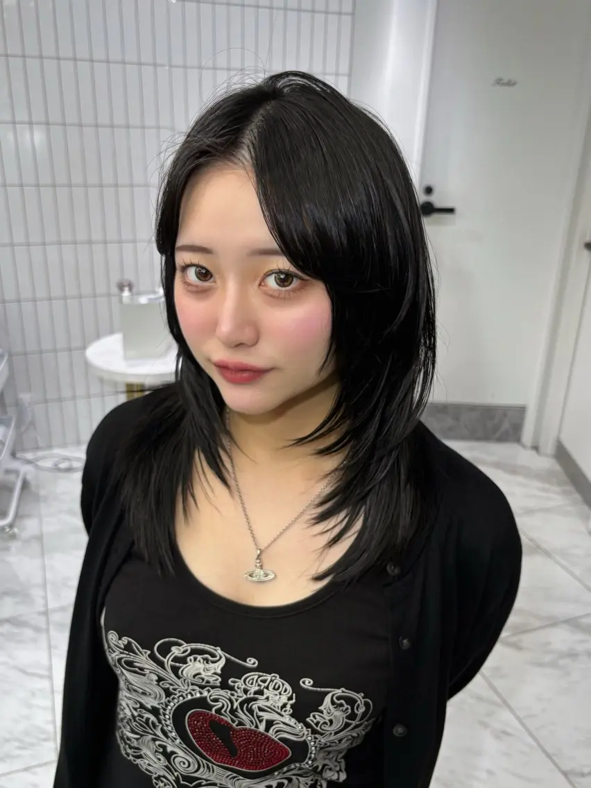 ミディアム オールマイティ美容師 💋𝑨𝑵𝑵𝑨のヘアスタイル