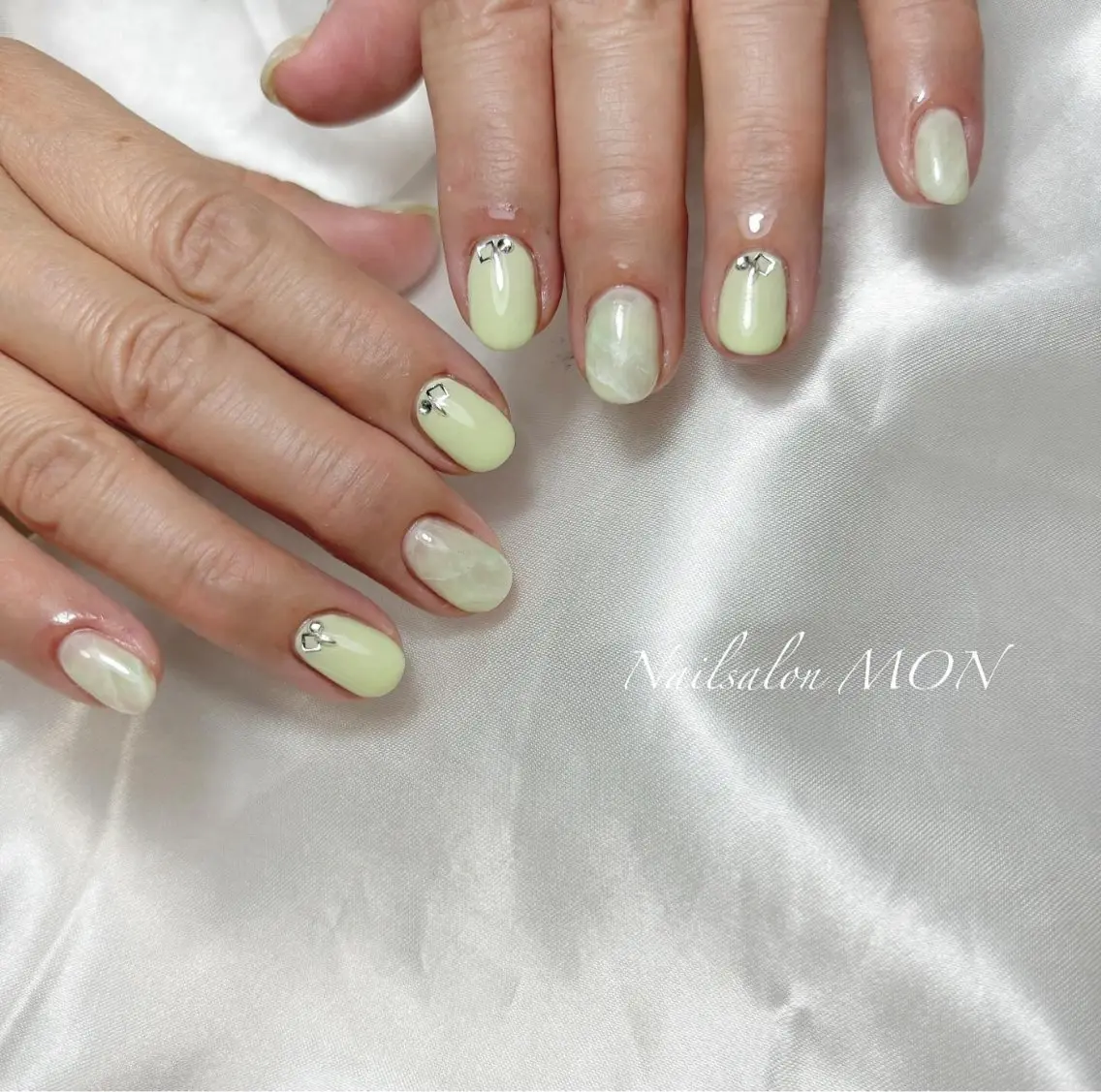 ネイル ストーンネイル ハンドネイル Nailsalon MONのネイルデザイン