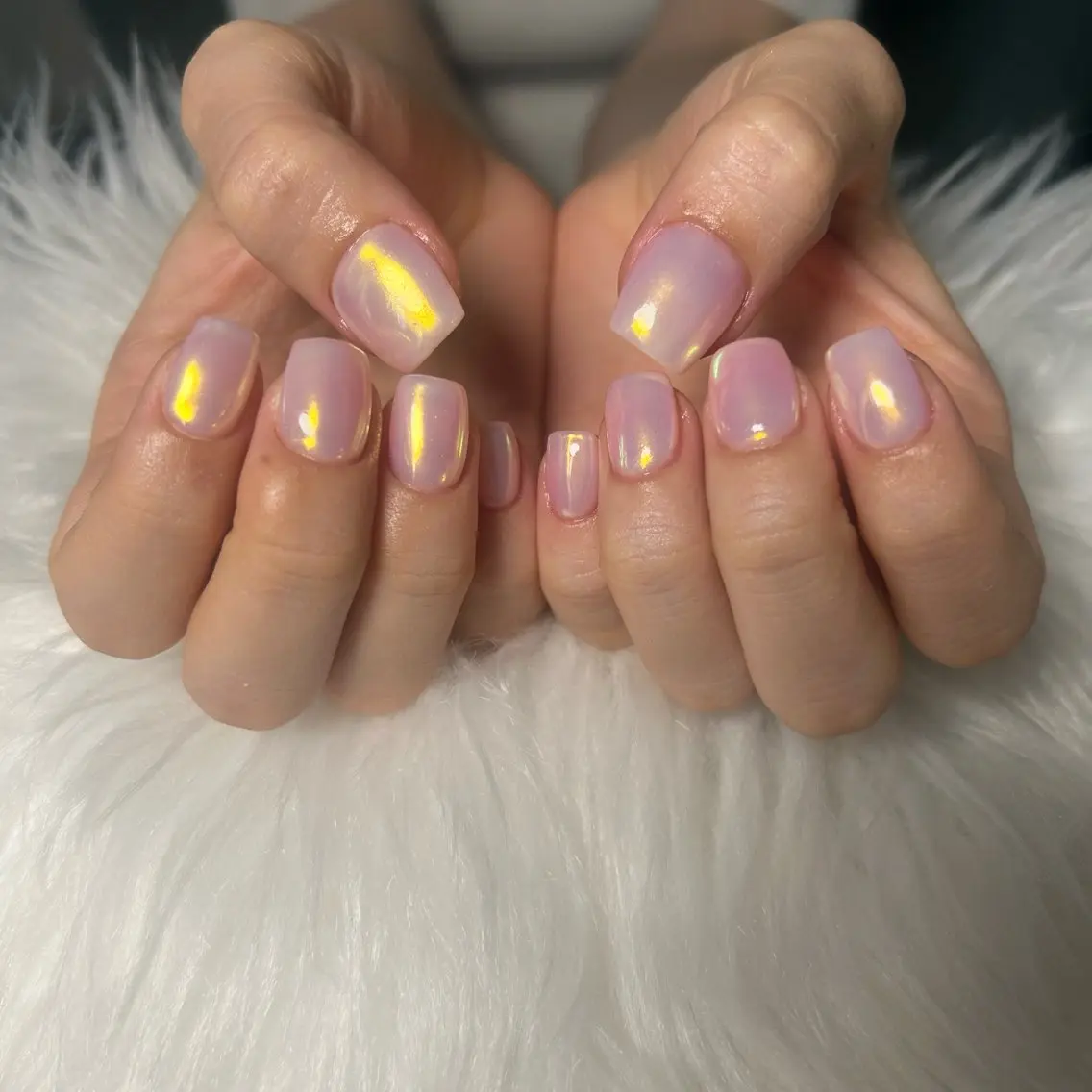 ネイル オーロラネイル ゴールド ピンク ハンドネイル haac nailsのネイルデザイン