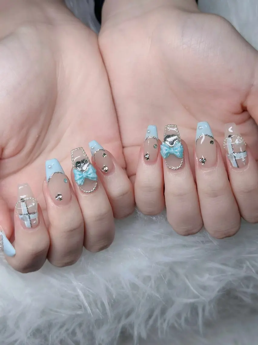 ネイル フレンチネイル ジェルネイル ハロウィン キラキラネイル 韓国ネイル ハンドネイル H.baby Nail Salonのネイルデザイン