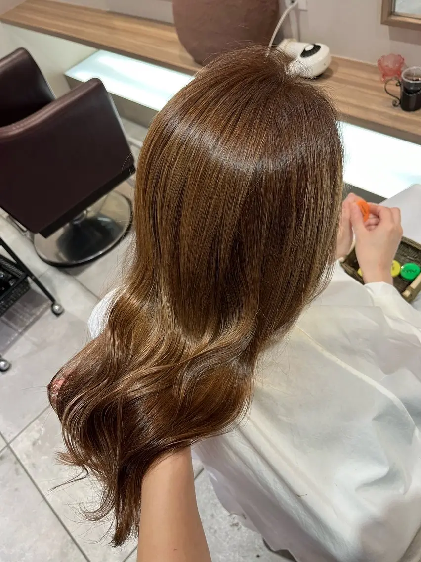 ロング カラー ブラウンカラー ヘアカラー トリートメント 川越 輝梨奈のヘアスタイル