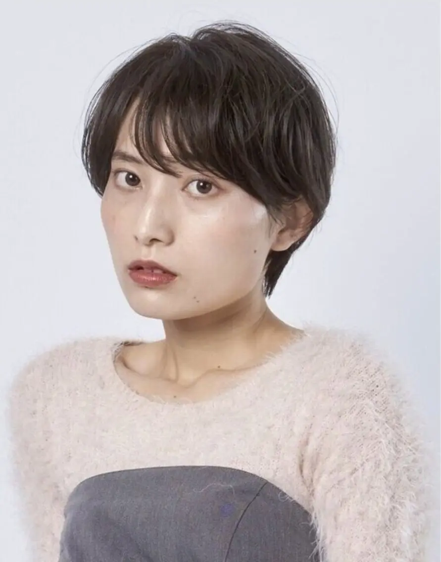 ショート 善財 康葵のヘアスタイル