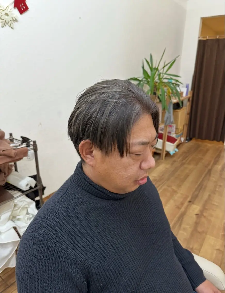 ショート メンズ メンズハイライト ハイライト ヘアカラー トリートメント 艶髪カラー/髪質改善 細貝 舞利のヘアスタイル