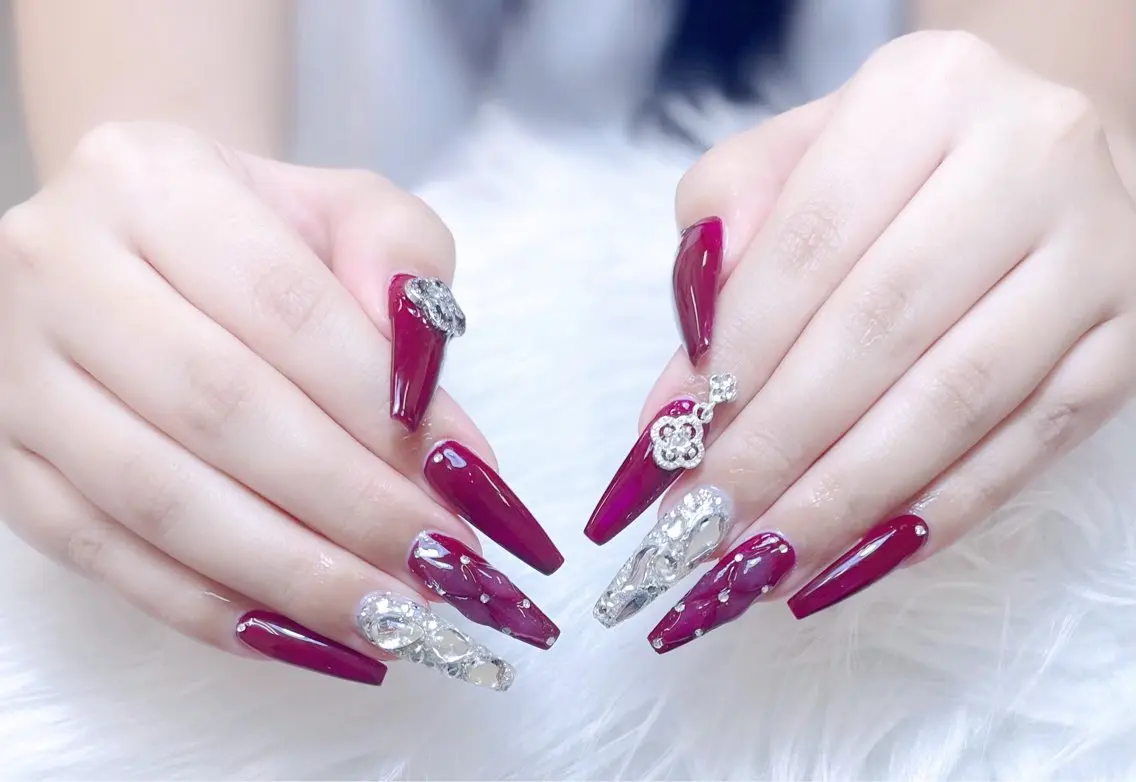 ネイル 成人式 ロングネイル マグネットネイル 大理石ネイル(マーブル) リボン ハンドネイル Amee Nail Salonのネイルデザイン