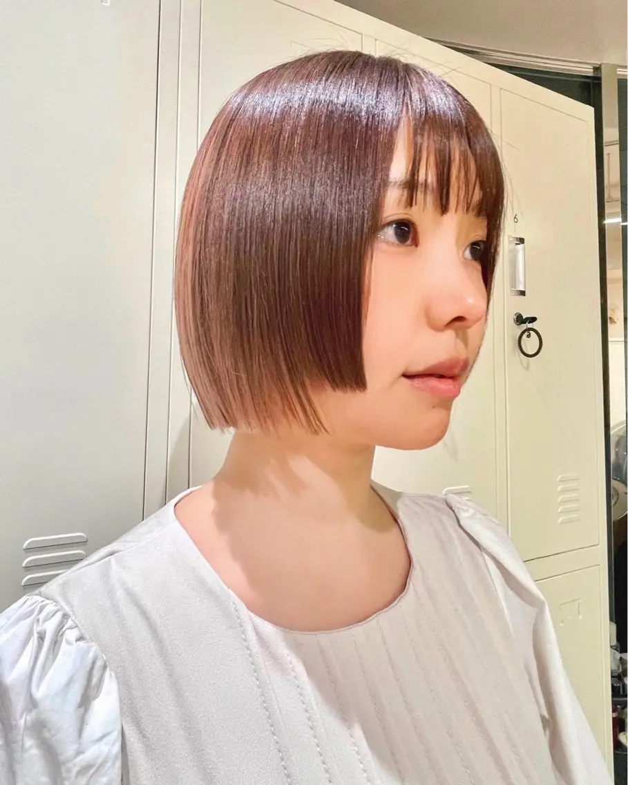 ミディアム カラー 切りっぱなしボブ ショートボブ ハイライトカラー ボブ くびれヘア カット ヘアカラー トリートメント ショート/ボブ/ 透明感カラー/ほのかのヘアスタイル