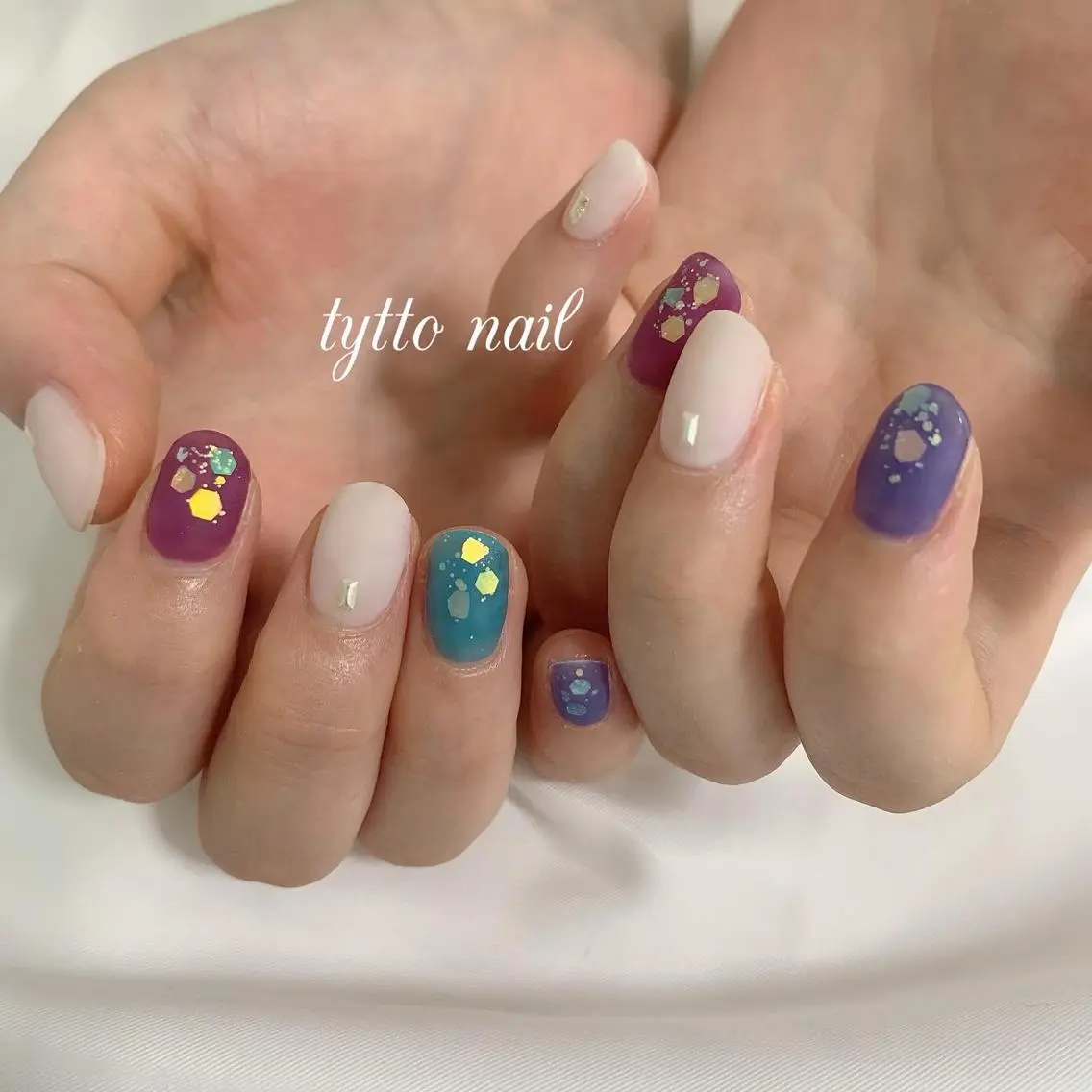 ネイル ホログラムネイル キラキラネイル マットネイル ショートネイル 夏ネイル tytto nail ❤︎‪‪eri‪‪のネイルデザイン