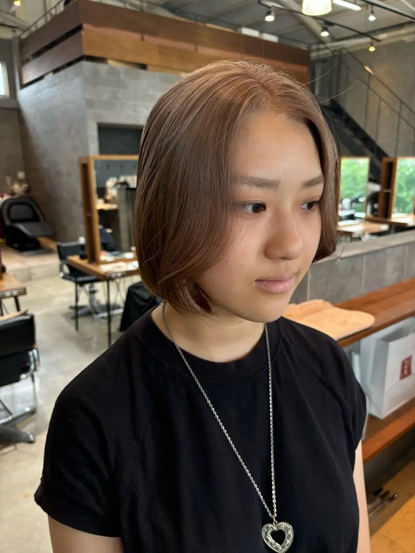 ショート カラー ヘアアレンジ ベージュカラー ミルクティーベージュ カット ヘアカラー トリートメント ヘッドスパ 押切 響 のヘアスタイル