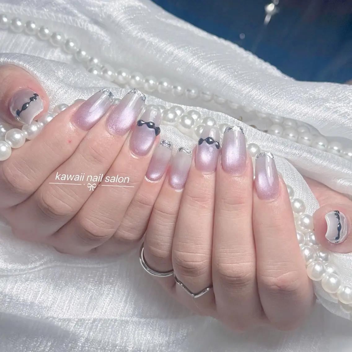 ネイル ドット フレンチネイル 韓国ネイル マグネットネイル オフィスネイル Kawaii Nail Salonのネイルデザイン