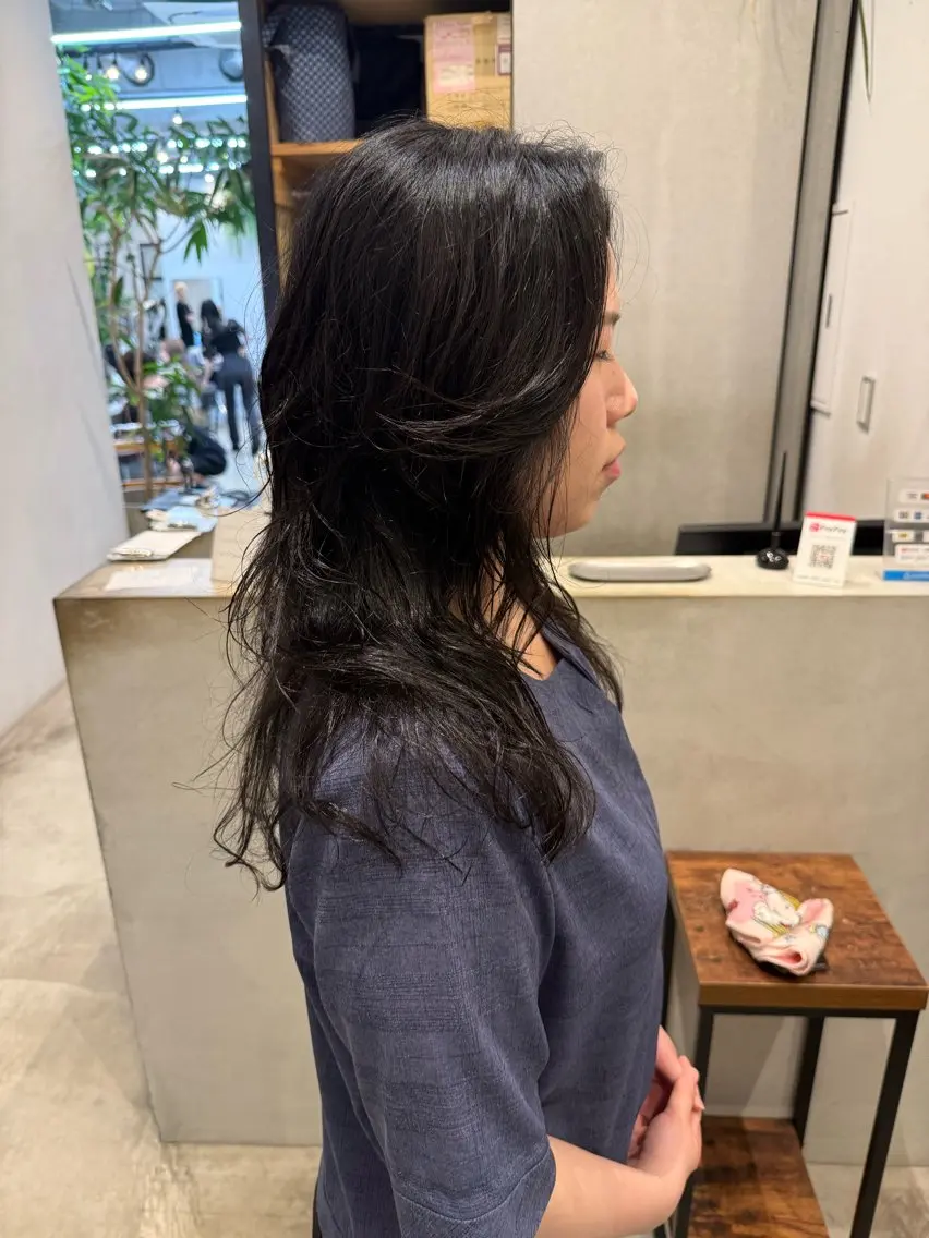 ロング パーマ くせ毛 ハイレイヤー レイヤーカット 川口開世 short cutのヘアスタイル