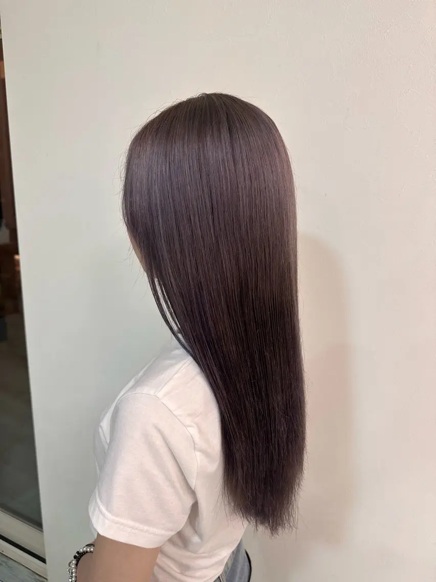 ロング カラー 透明感カラー グレージュ パープルカラー パープルグレージュ 井上 莉緒のヘアスタイル