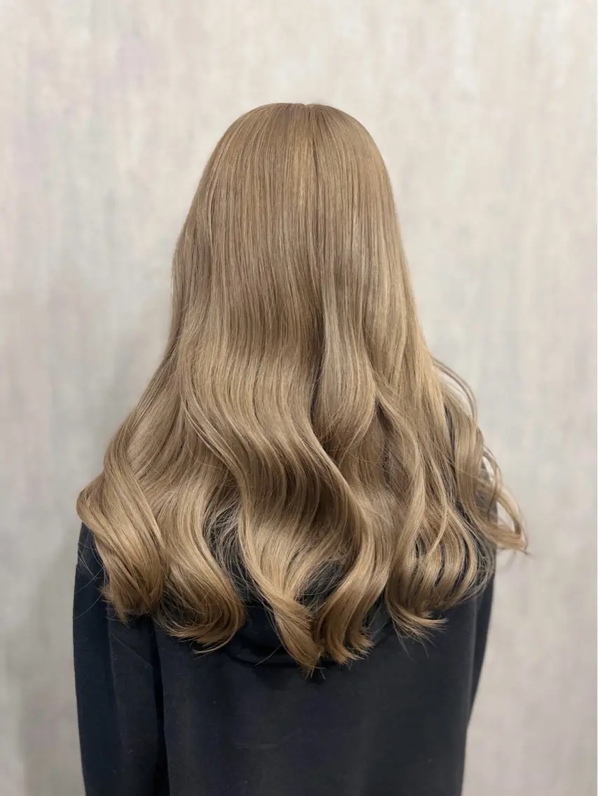 ロング ヘアアレンジ ‎🤍透明感カラー︎ ‎🤍YUURI🤍のヘアスタイル