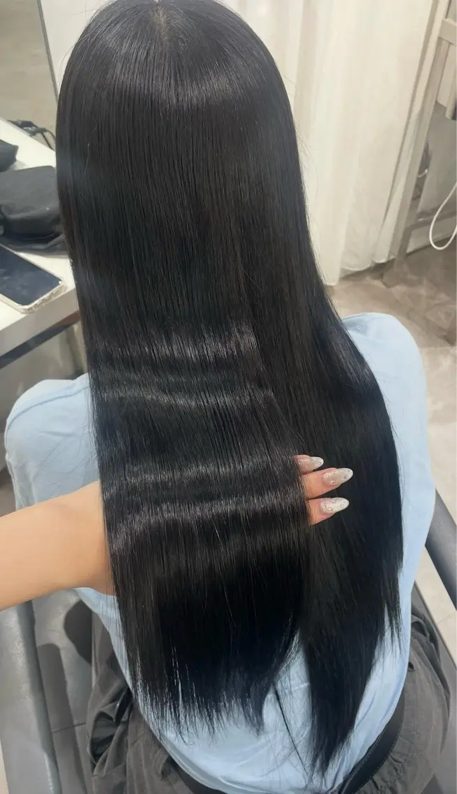 ロング パーマ ストレートパーマ 縮毛矯正 Kana 艶カラー透明感カラーのヘアスタイル