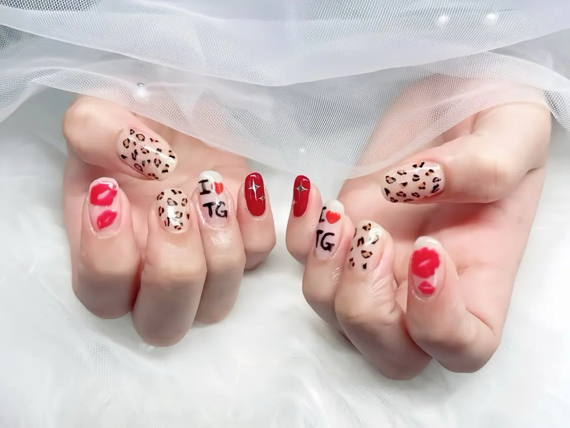 ネイル チークネイル 桜ネイル フレンチネイル ジェルネイル ガラスフレンチ ハンドネイル Rin Nail 新大久保店のネイルデザイン